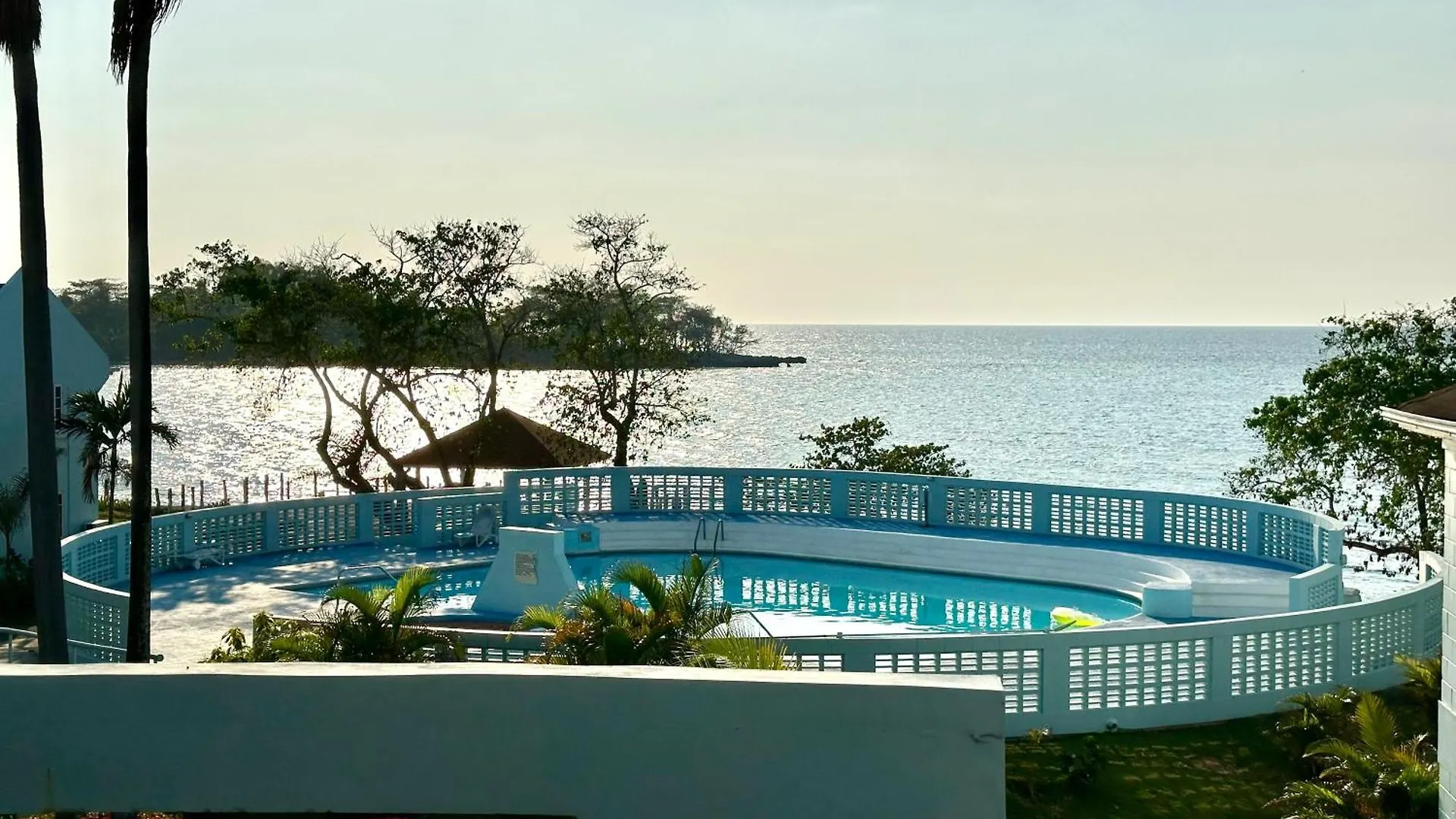 Seaside 2 Bedroom Oasis At 7 Miles Beach, Negril, Point Village 0*, Νεγκρίλ