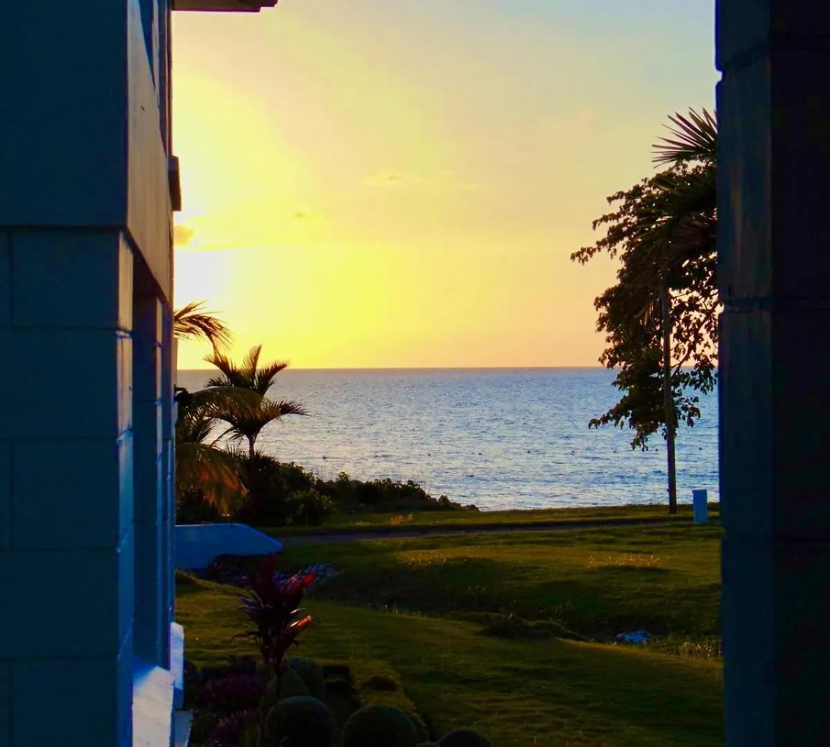 Seaside 2 Bedroom Oasis At 7 Miles Beach, Negril, Point Village Τζαμάικα