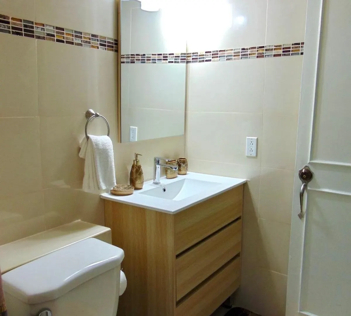 Seaside 2 Bedroom Oasis At 7 Miles Beach, Negril, Point Village Hébergement de vacances Negril