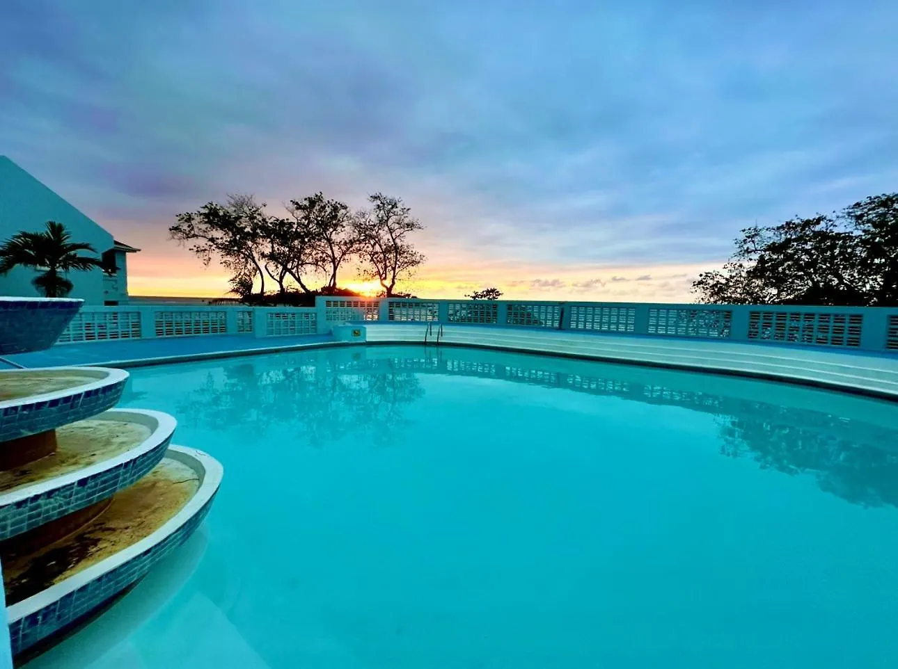 Seaside 2 Bedroom Oasis At 7 Miles Beach, Negril, Point Village 0*, Negril Jamaïque